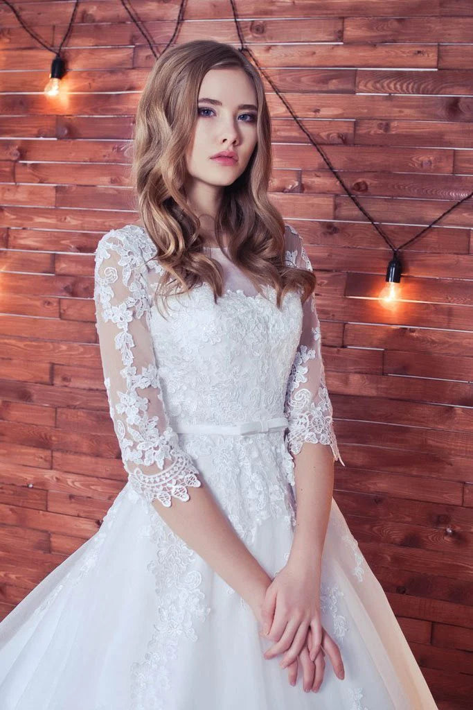 Lace Appliques Half Sleeve Romantic White Ball Gown Tulle Lace up Wedding Dress