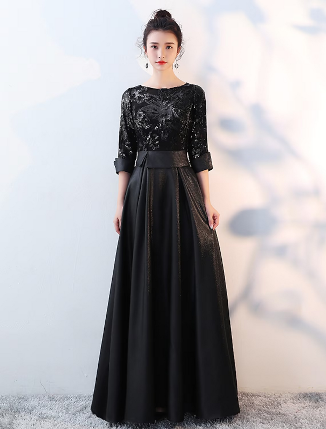 A-Line Bridesmaid Dress Jewel Neck Sleeveless Sparkle & Shine Floor Length Tulle with Tier main image 0
