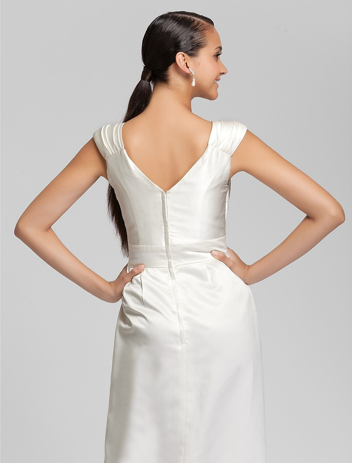 Sheath / Column Bridesmaid Dress V Neck Sleeveless Elegant Floor Length Satin with Sash / Ribbon / Beading