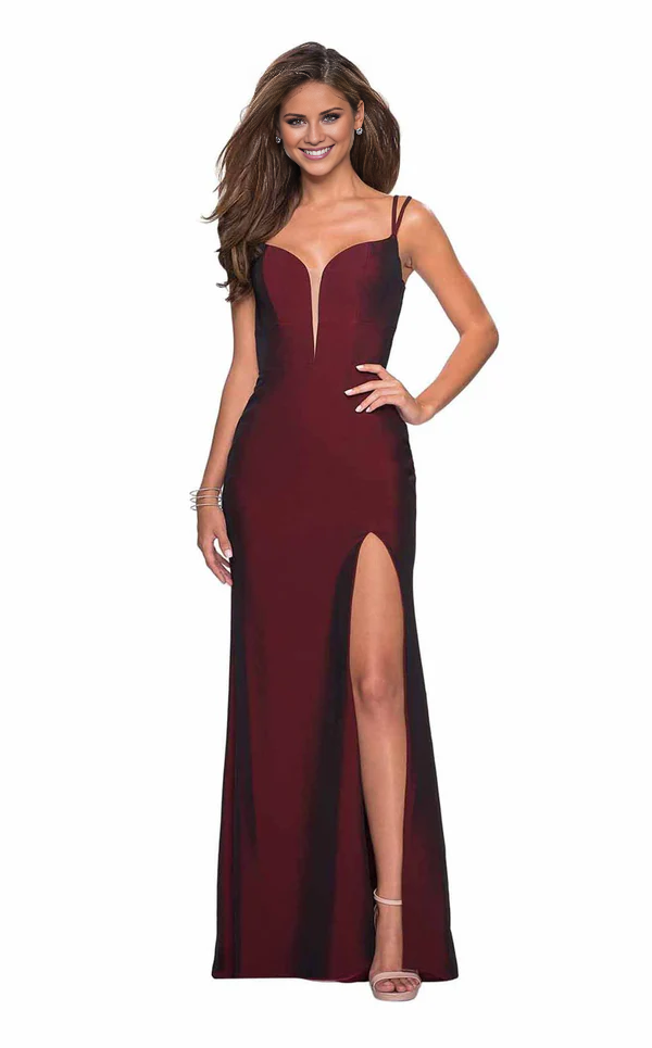 Deep V-shaped heart-shaped neckline sleeveless tight fitting and floor length evening gown