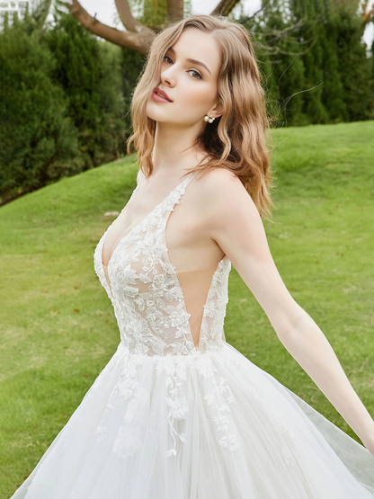 Lace tight corset V-neck sleeveless ruffled wedding dress