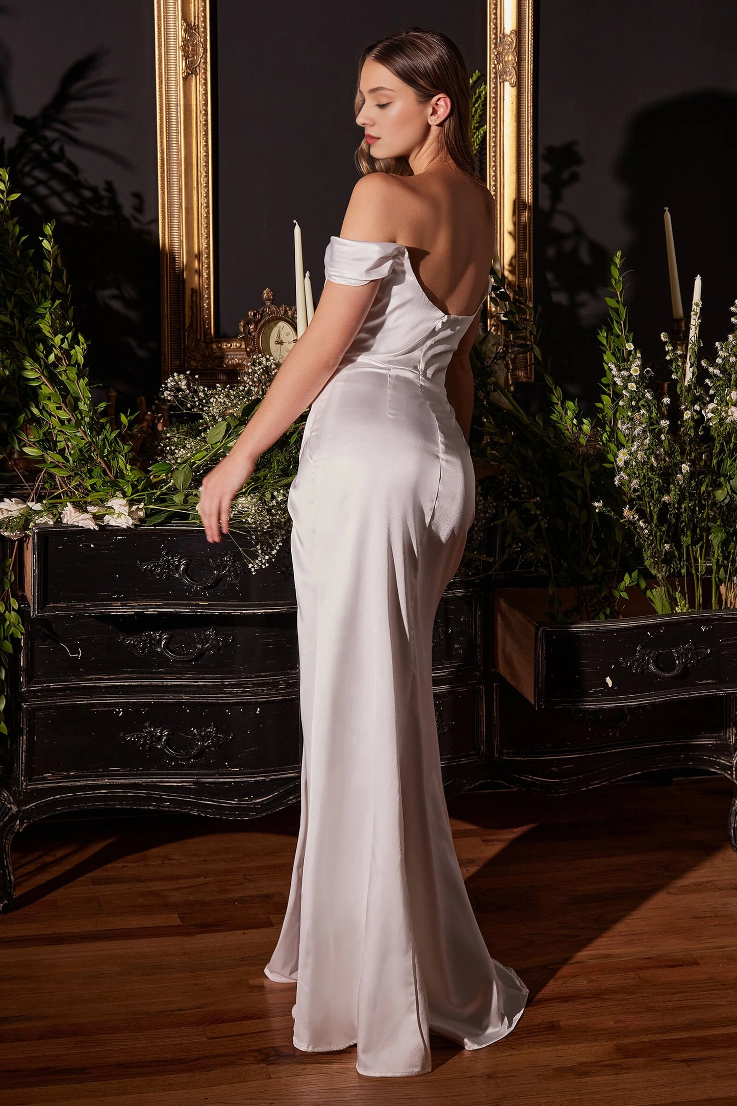 Long shoulder tight corset and floor length dress