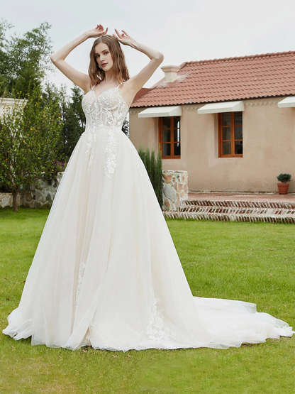 Thin shoulder strap V-neck lace tight corset with appliqu é wedding dress