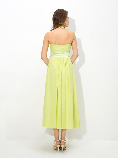 A-Line/Princess Halter Pleats Sleeveless Long Chiffon Bridesmaid Dresses