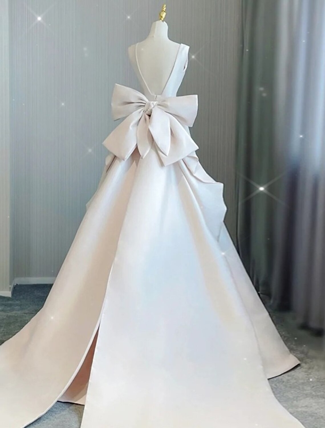 Reception Casual Wedding Dresses A-Line V Neck Sleeveless Court Train Satin Bridal Gowns With Bow(s) Pleats