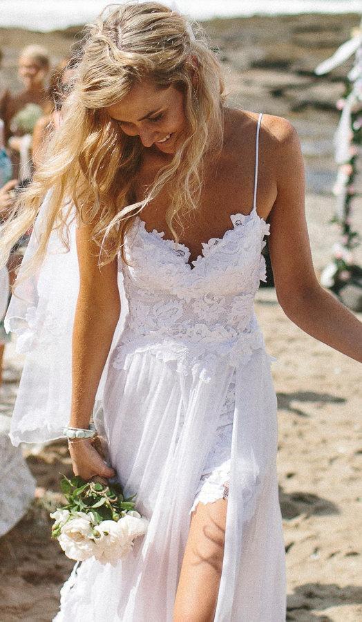Beach Simple Casual White A-line Princess V neck Spaghetti Straps Wedding Dress