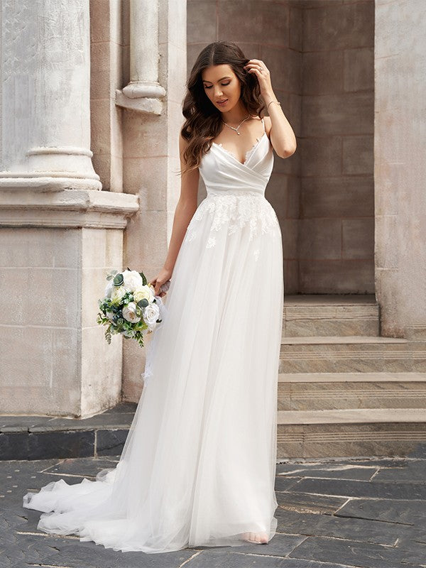 A-Line/Princess V-neck Tulle Sleeveless Applique Sweep/Brush Train Wedding Dresses