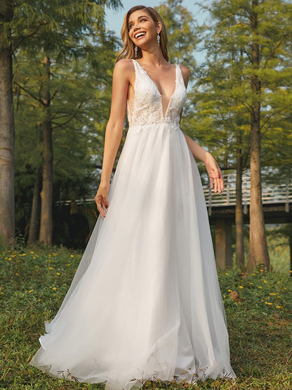 A-Line/Princess Tulle Applique V-neck Sleeveless Sweep/Brush Train Wedding Dresses