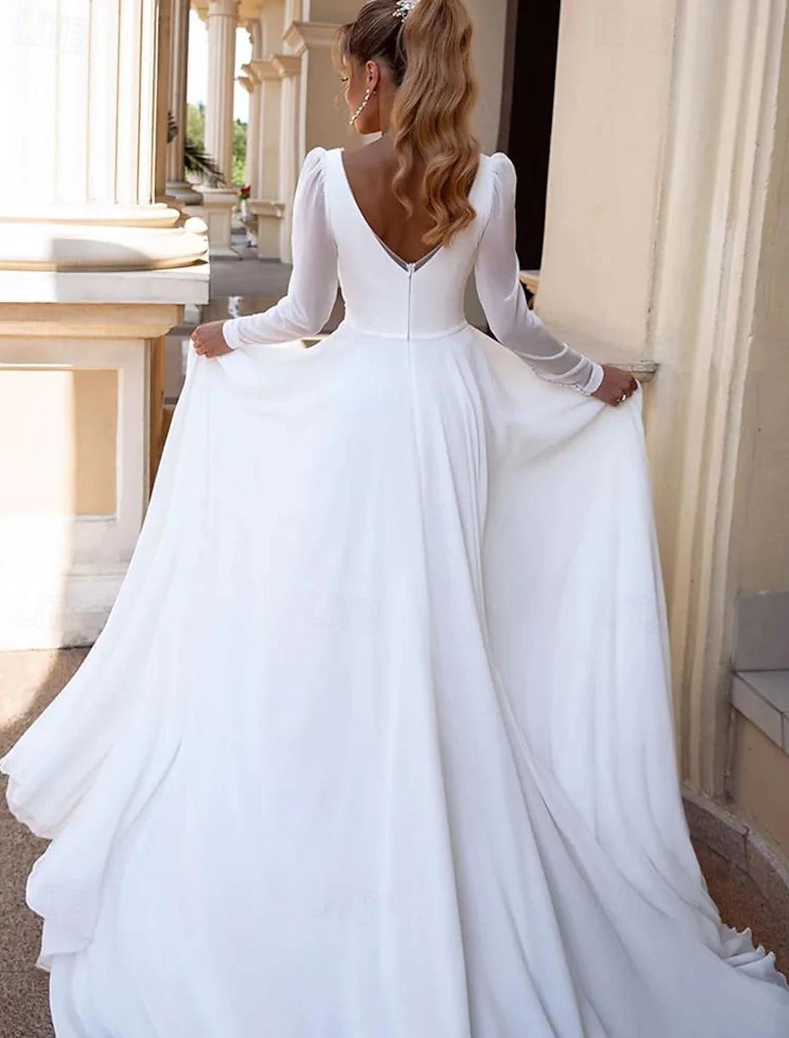 Simple Wedding Dresses A-Line V Neck Long Sleeve Floor Length Chiffon Bridal Gowns With Pleats Solid Color