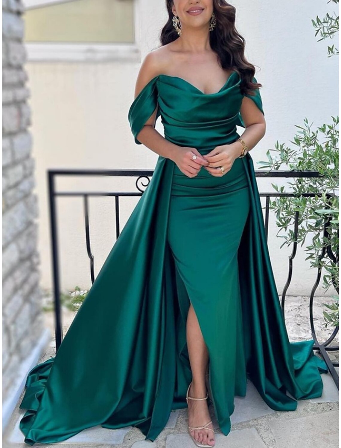 A-Line Evening Gown Elegant Dress Formal Court Train Christmas Red Green Dress Short Sleeve Off Shoulder Satin with Pleats Ruched Slit
