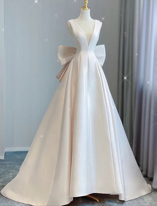 Reception Casual Wedding Dresses A-Line V Neck Sleeveless Court Train Satin Bridal Gowns With Bow(s) Pleats