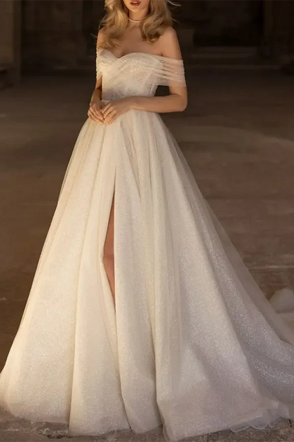 A Line Sweetheart Long sleeved Countryside Style Paired with Palace Train Wedding Dress