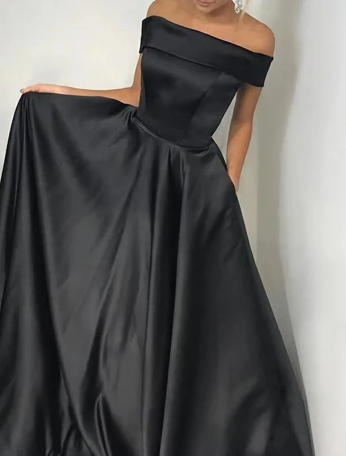 A-Line Evening Gown Elegant Black Dress Plus Size Party Wear Cocktail Party Court Train Sleeveless Off Shoulder Pocket Satin with Pleats