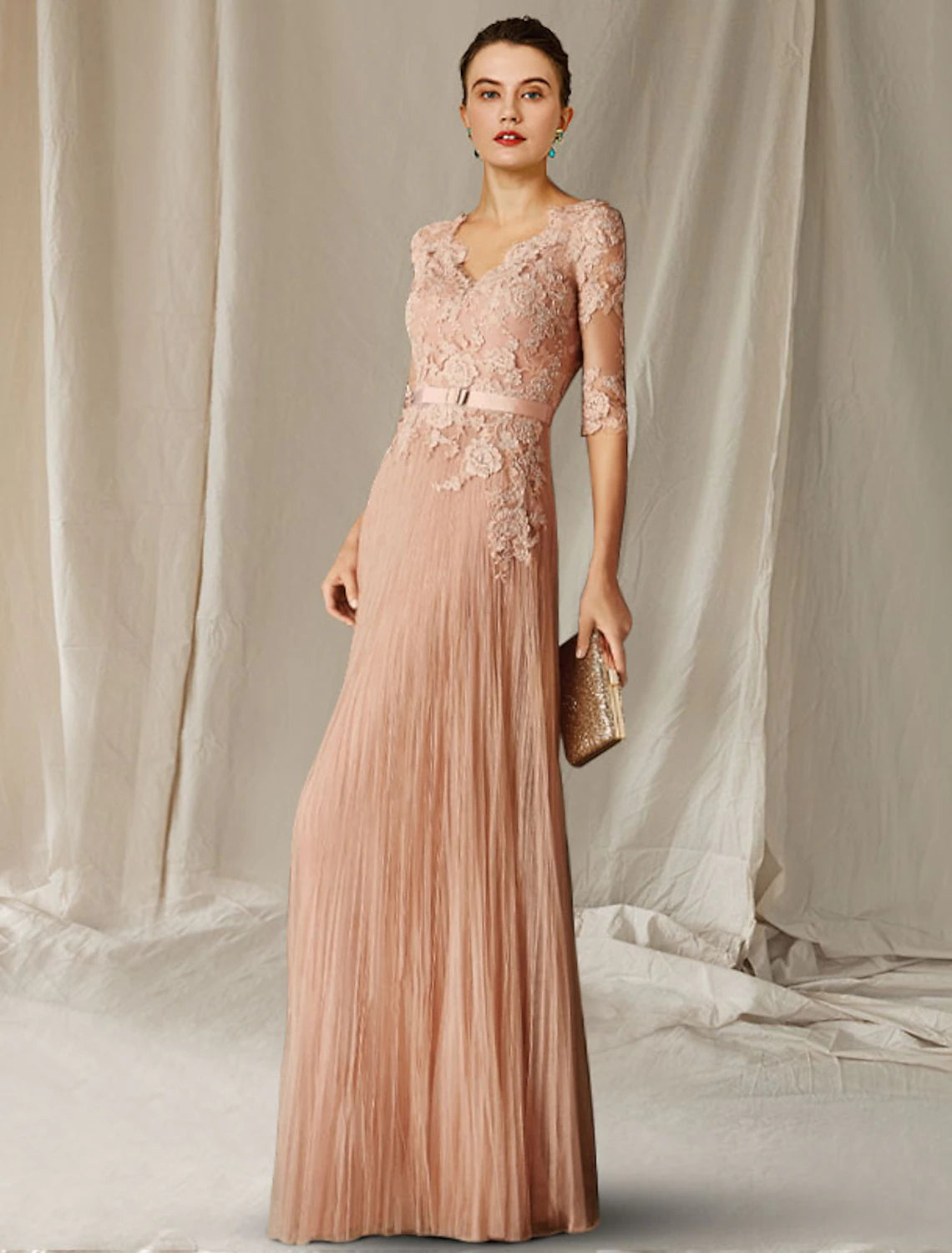 A-Line Mother of the Bride Dress Luxurious Elegant V Neck Floor Length