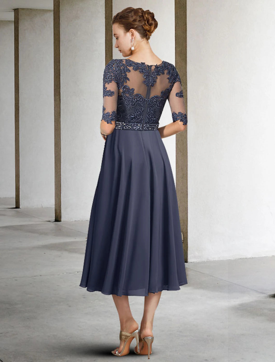 A-Line Mother of the Bride Dress Luxurious Elegant Jewel Neck Tea Length Chiffon Lace Tulle Half Sleeve with Crystals Appliques