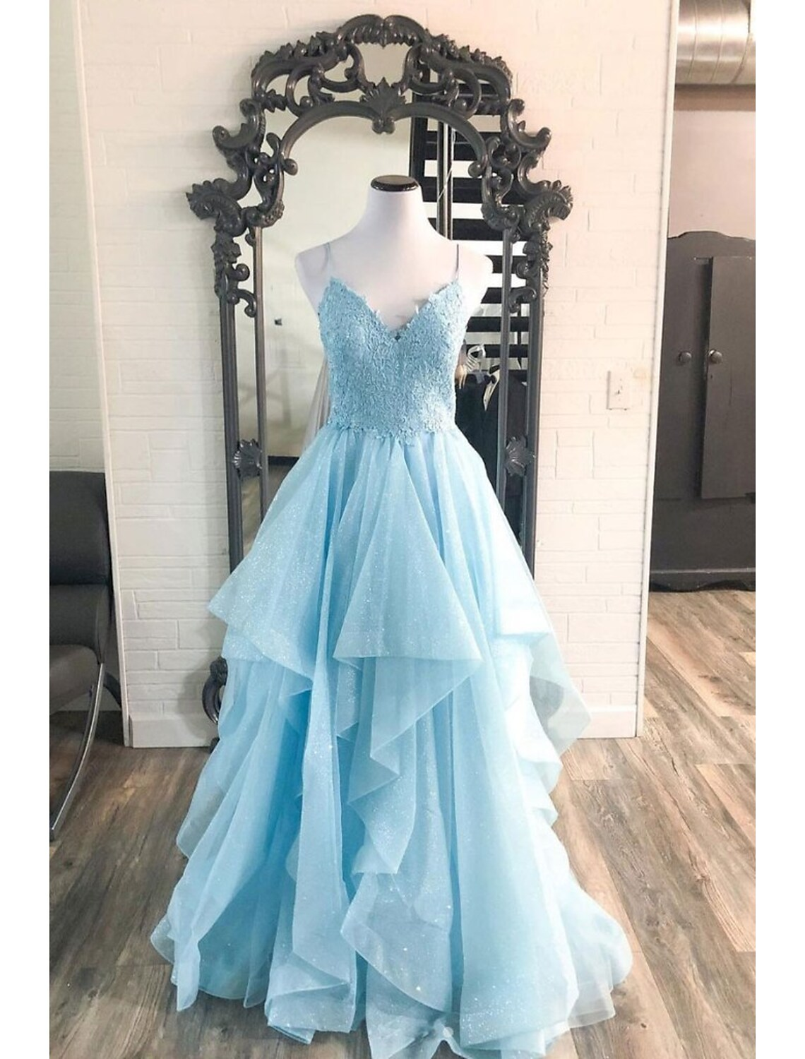 Ball Gown Prom Dresses Princess Dress Formal Floor Length Sleeveless V Neck Tulle Backless with Pleats Appliques