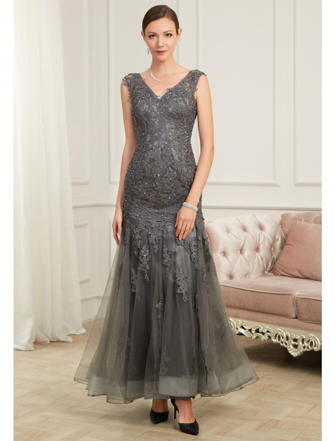 Evening Gown Elegant Dress Party Floor Length Sleeveless V Neck Sequin Appliques