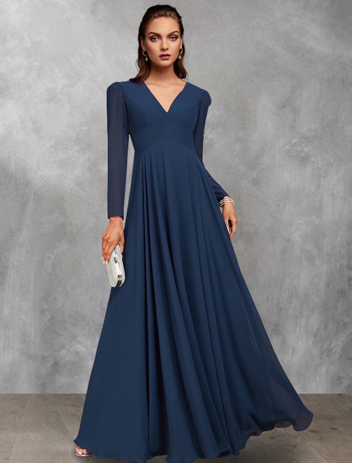 A-Line Mother of the Bride Dress Vintage Elegant V Neck Floor Length Chiffon Long Sleeve with Ruffles Ruching