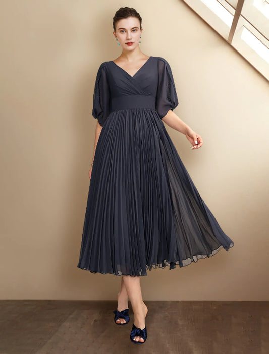 A-Line Mother of the Bride Dress Plus Size Elegant V Neck Chiffon Half Sleeve with Pleats